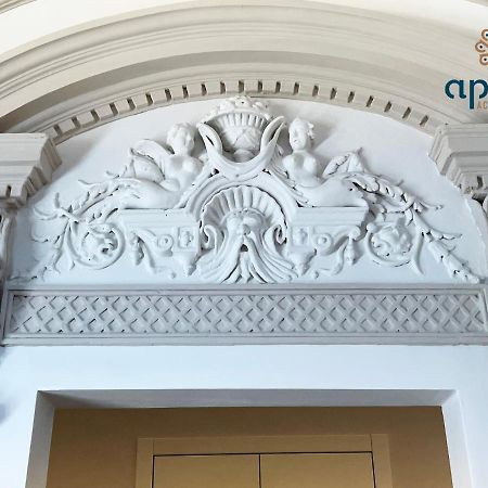 The Gorgeous By Apulia Accommodation Bari Bagian luar foto